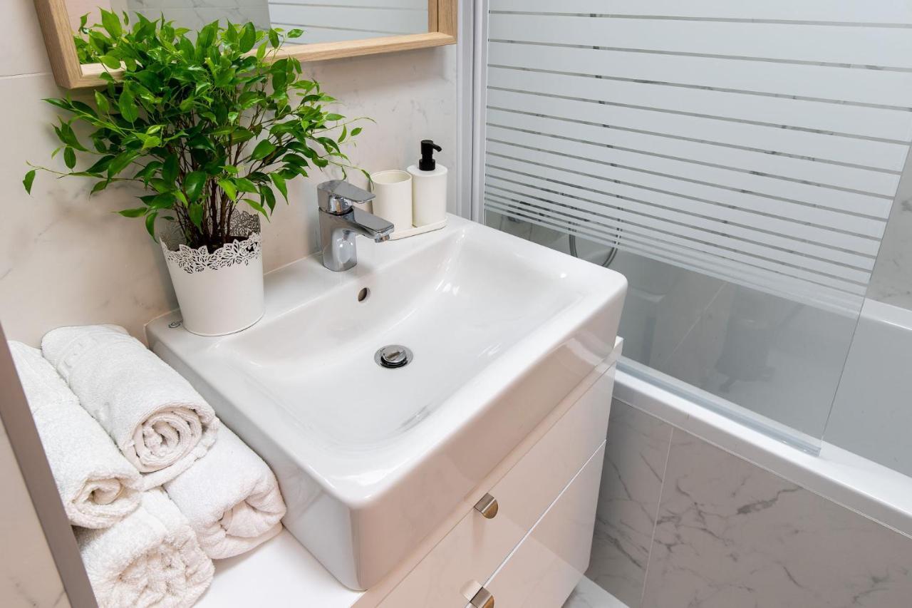 North Likehome Comfort Bucarest Esterno foto